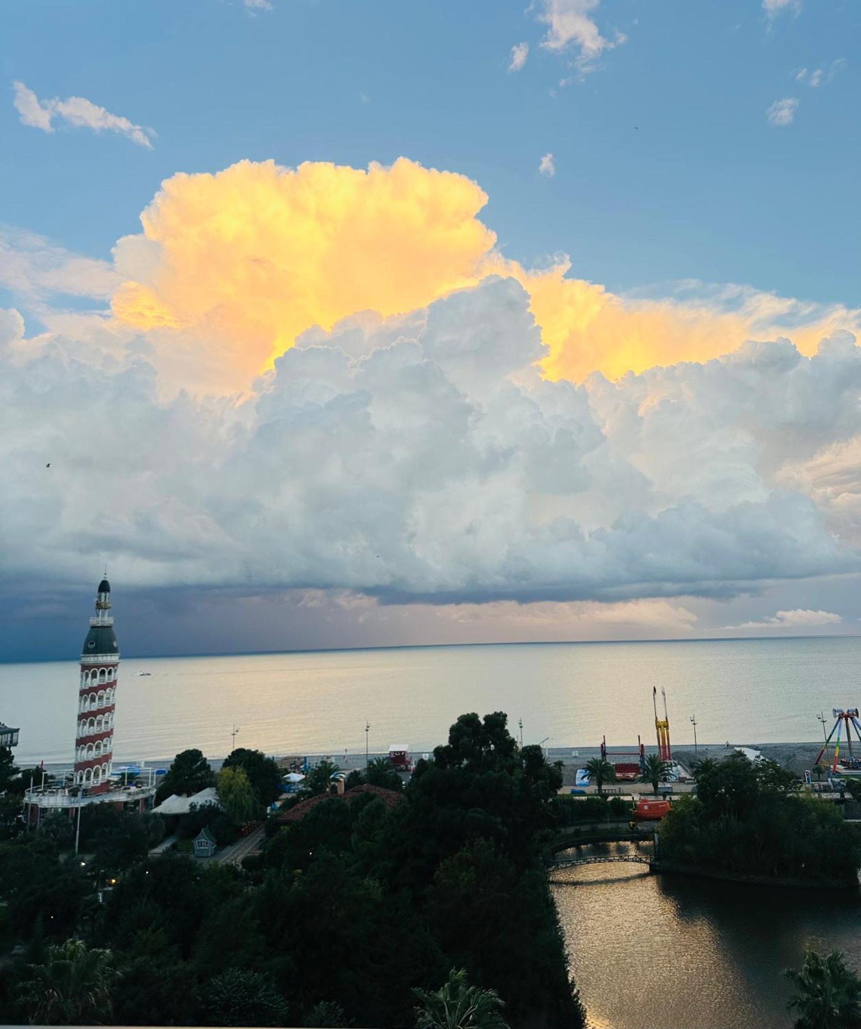 Orbi Sea View 24/7 Apartament *