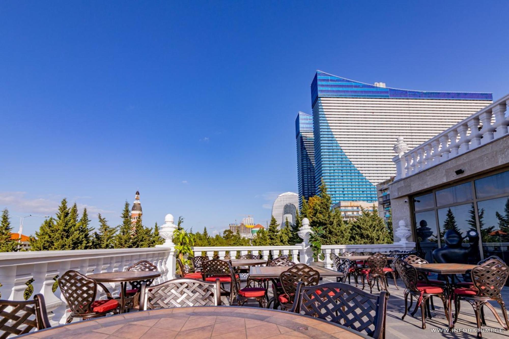 Apartament Orbi Sea View 24/7 *