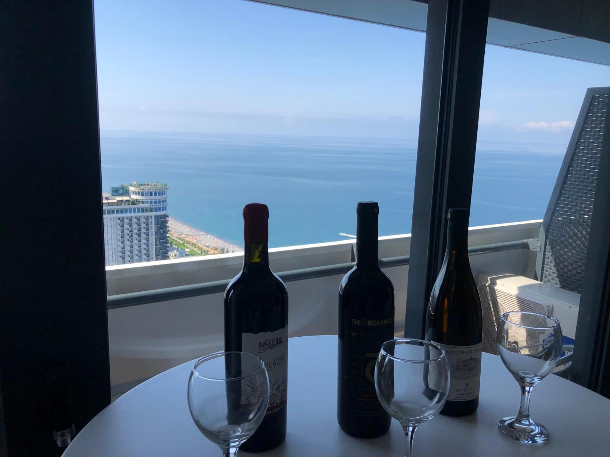 Orbi Sea View 24/7 *