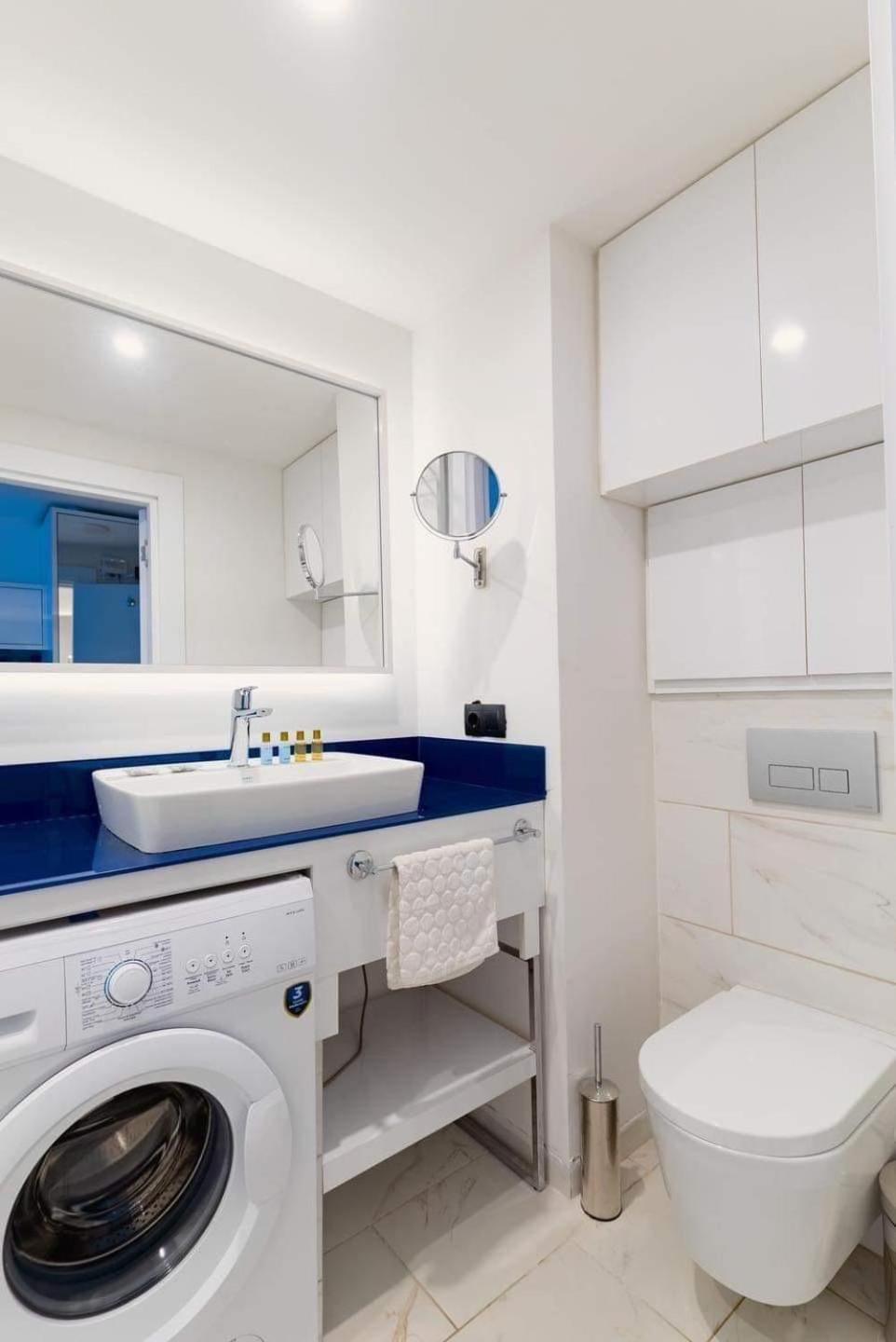 Apartament Orbi Sea View 24/7 *